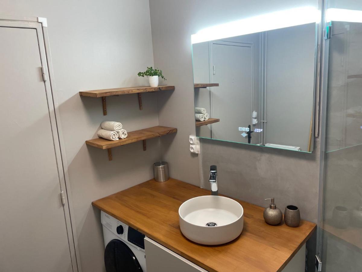 Appartement De Charme Au Pied De La Basilique Saint Remi แร็งส์ ภายนอก รูปภาพ